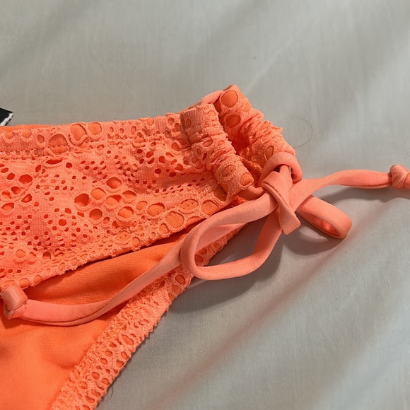 Gorgeous Mossimo True String Bikini - Picture 2 of 5